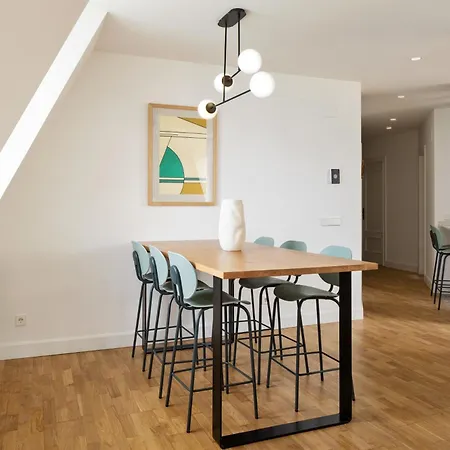 Апартаменти Miramar Attic By Feelfreerentals *