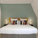 Miramar Attic By Feelfreerentals