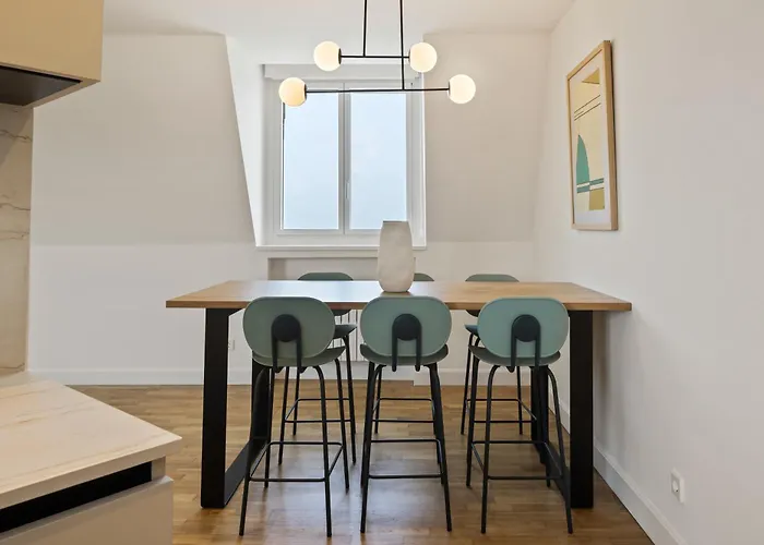 Miramar Attic By Feelfreerentals アパート