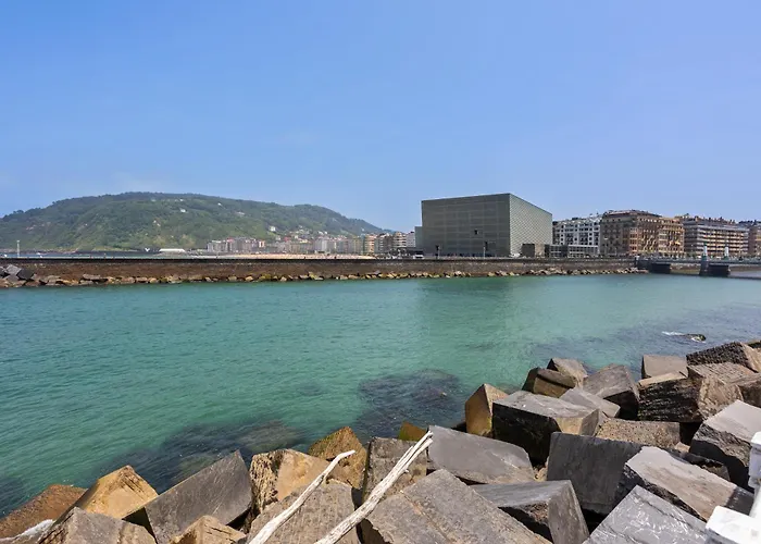 Miramar Attic By Feelfreerentals * サン・セバスティアン