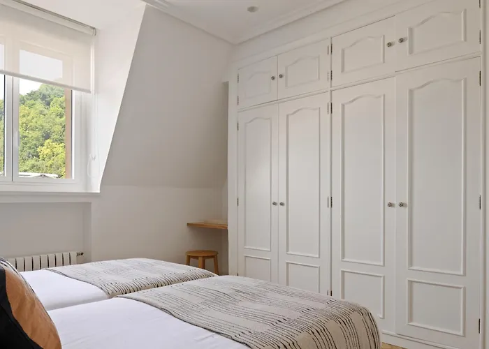 Appartement Miramar Attic By Feelfreerentals